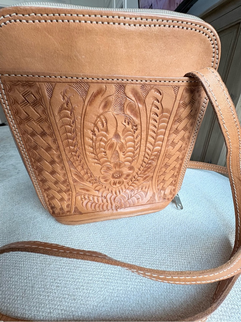 Hand-Tooled Leather Crossbody Bag - Picture 6 of 9